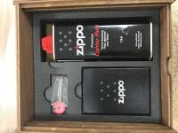 100 R Подарочная коробка Zippo (кремни 2406C + топливо 3141 (125 мл)) + место для зажигалки, 140х160х40 мм